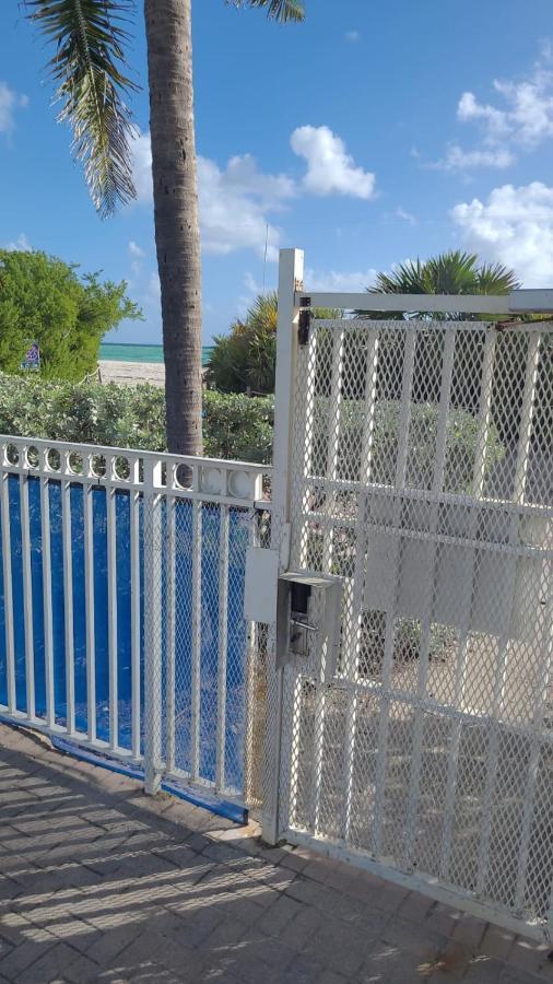 Sherry Frontenac Oceanfront Маями Бийч Екстериор снимка