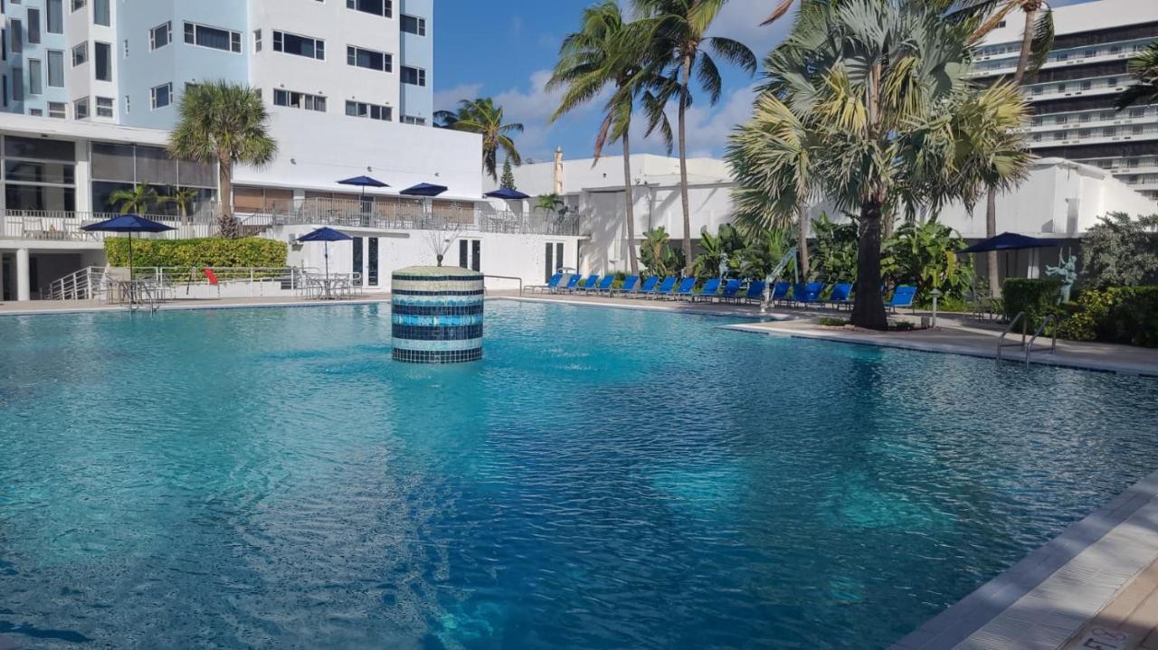 Sherry Frontenac Oceanfront Маями Бийч Екстериор снимка