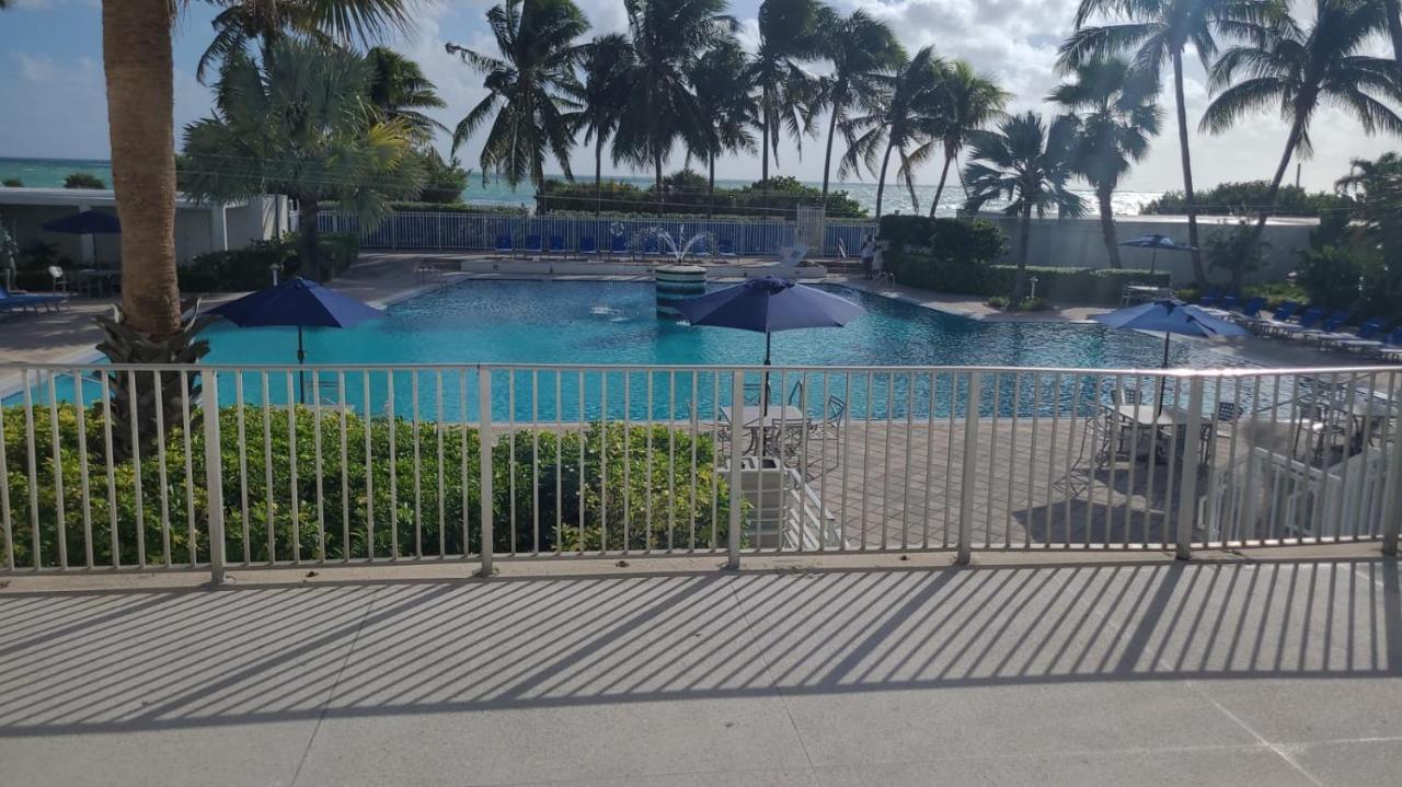 Sherry Frontenac Oceanfront Маями Бийч Екстериор снимка