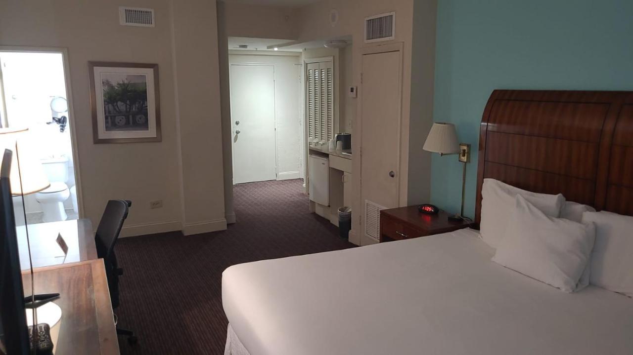 Sherry Frontenac Oceanfront Маями Бийч Екстериор снимка