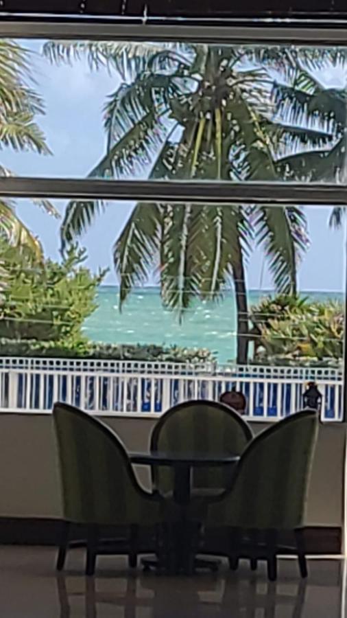 Sherry Frontenac Oceanfront Маями Бийч Екстериор снимка