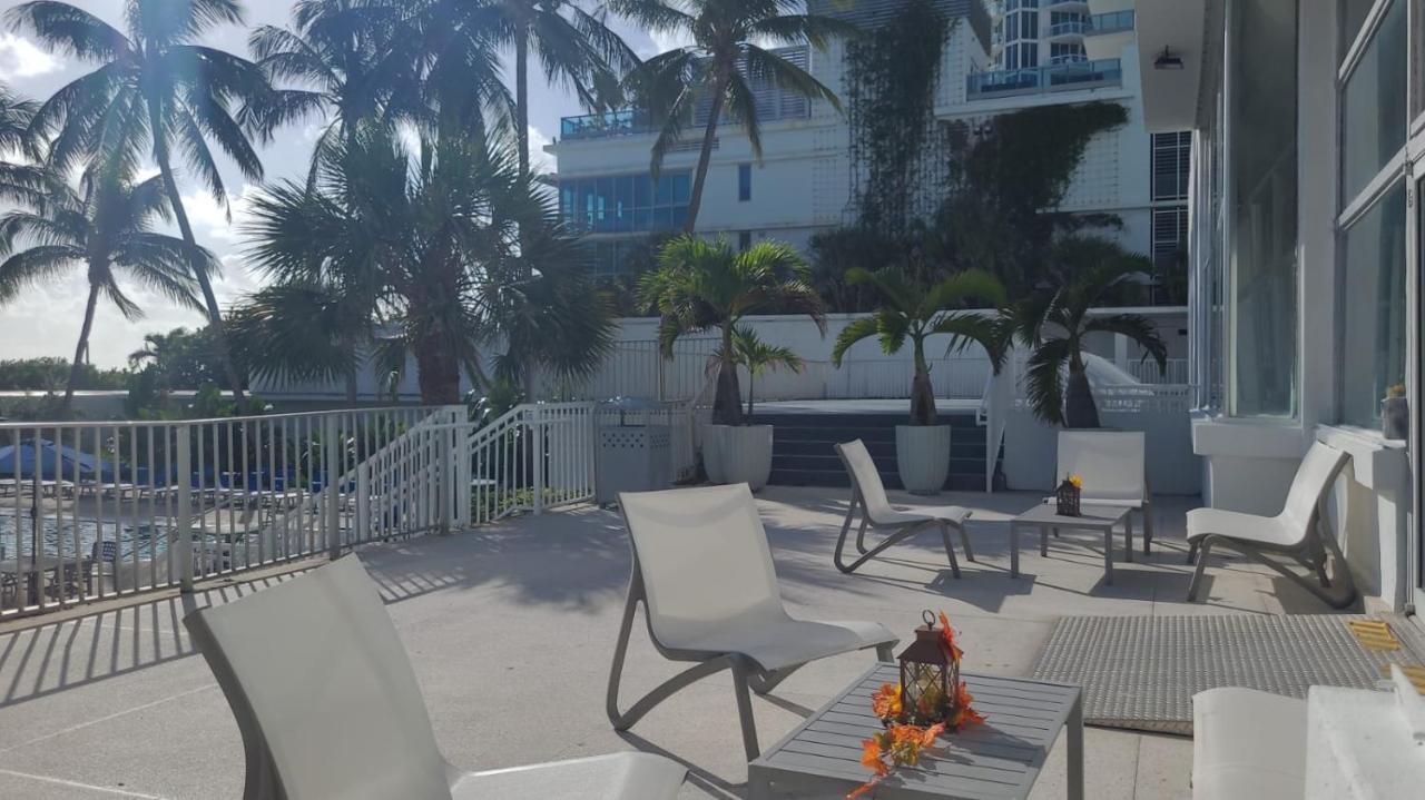 Sherry Frontenac Oceanfront Маями Бийч Екстериор снимка