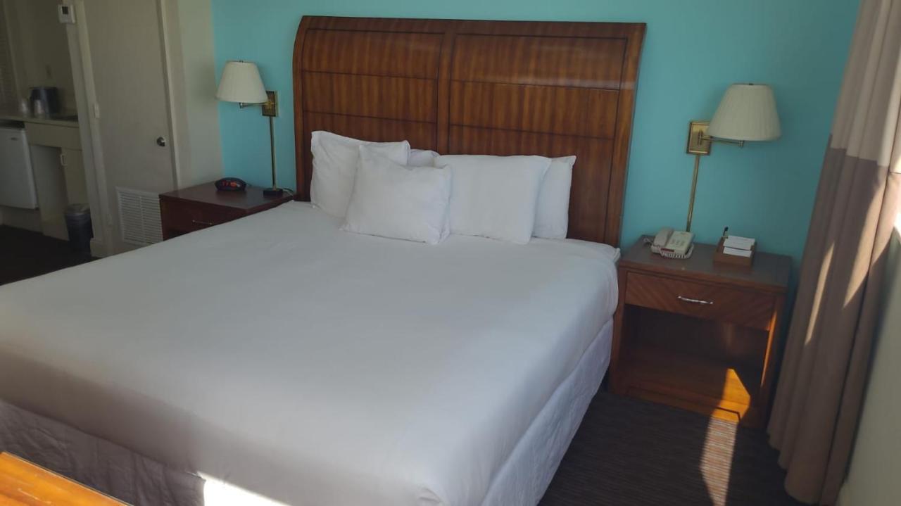 Sherry Frontenac Oceanfront Маями Бийч Екстериор снимка
