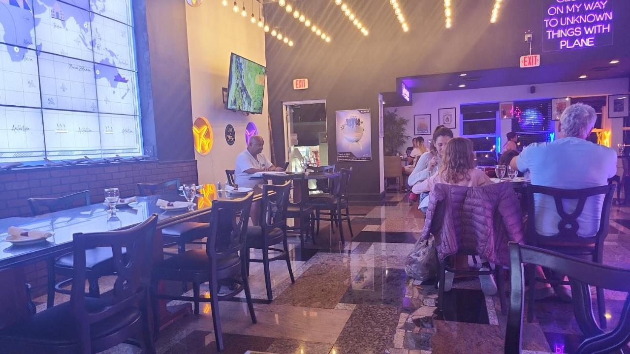 Sherry Frontenac Oceanfront Маями Бийч Екстериор снимка