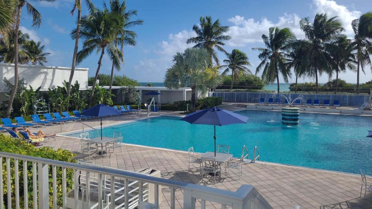 Sherry Frontenac Oceanfront Маями Бийч Екстериор снимка
