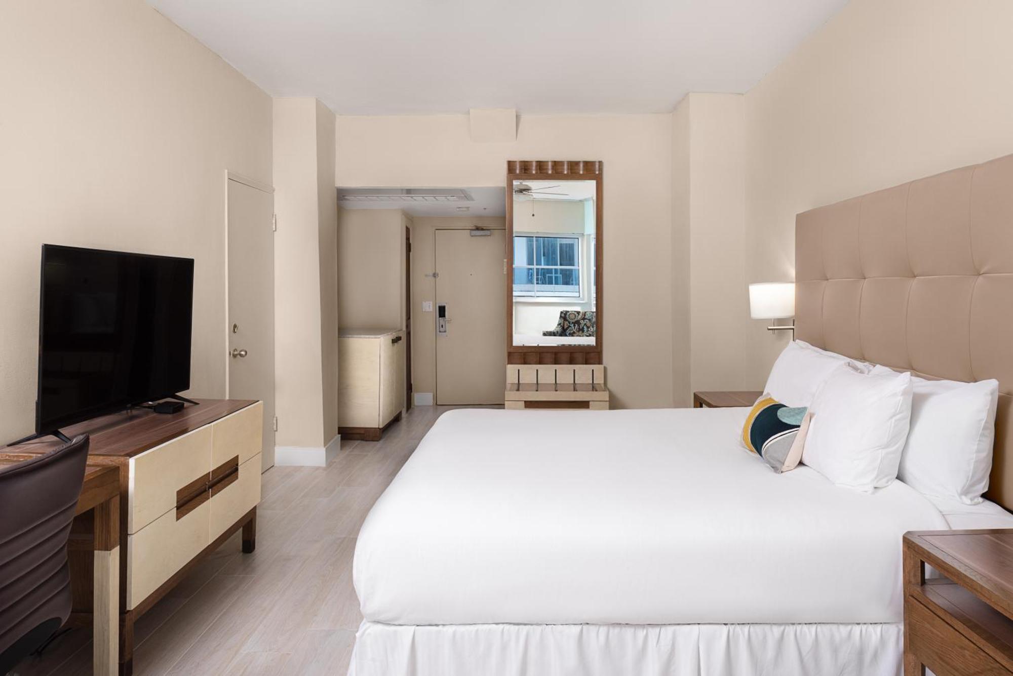 Sherry Frontenac Oceanfront Маями Бийч Екстериор снимка